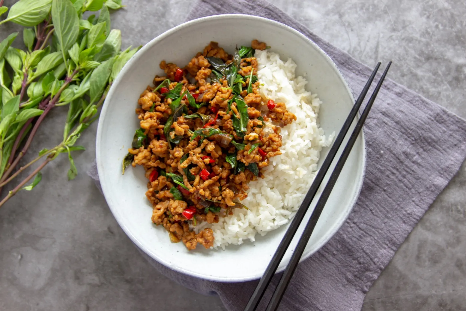 Pad krapow gai.webp|300